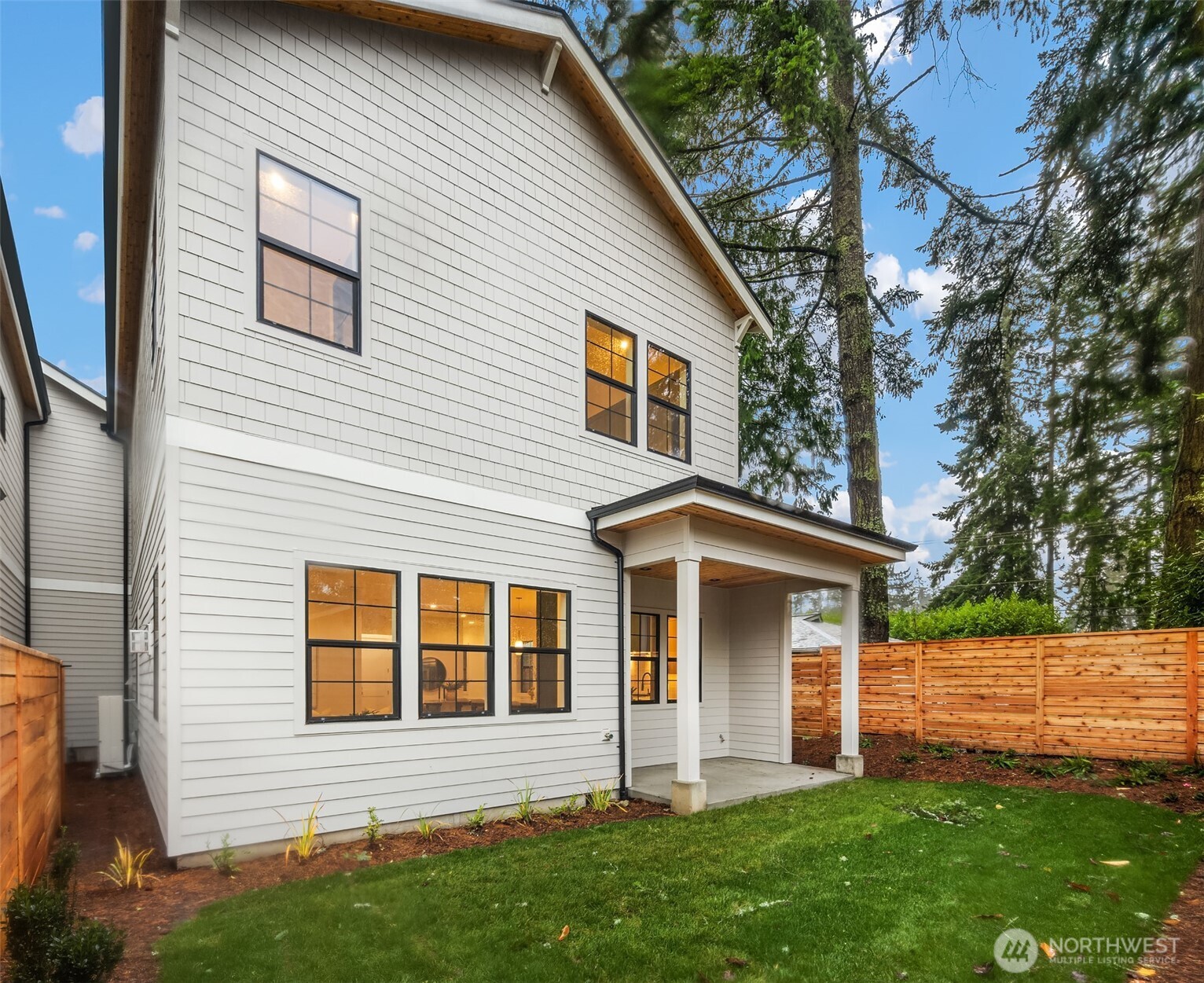 809 166th Avenue Northeast Bellevue, WA 98008 - Photo 26 of 27
