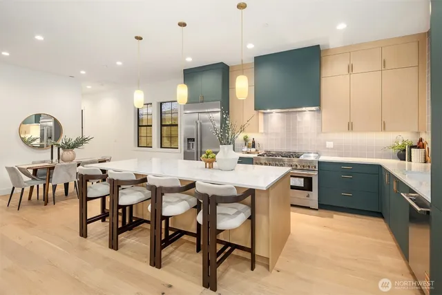 $1,975,950 | 809 166th Avenue Northeast, Bellevue, WA 98008