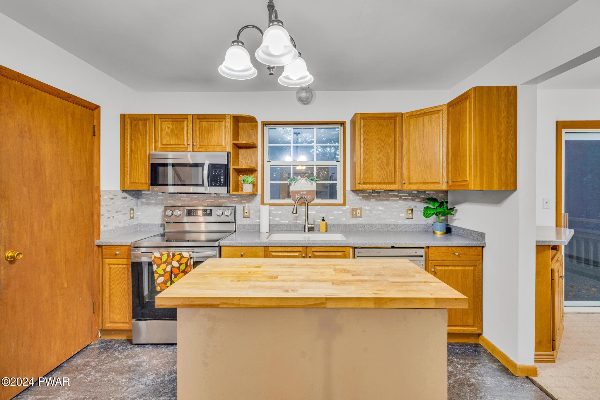 124 Ruffed Grouse Drive Greentown, PA 18426 - Photo 9 of 46