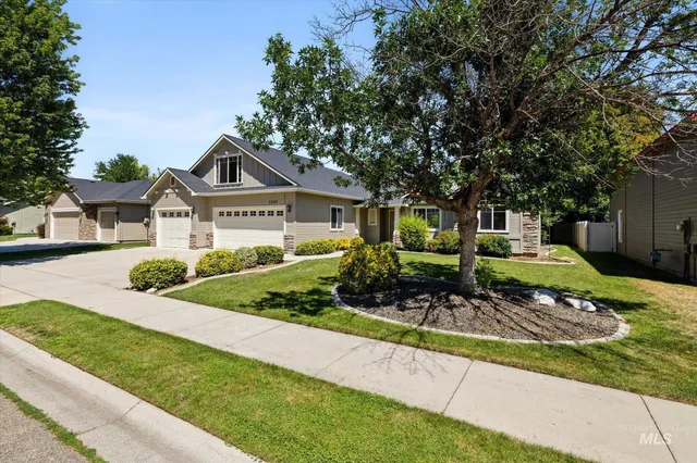 $549,900 | 5282 North Schumann Avenue, Meridian, ID 83646