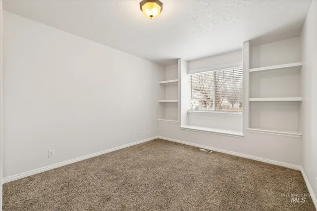 $549,900 | 5282 North Schumann Avenue, Meridian, ID 83646