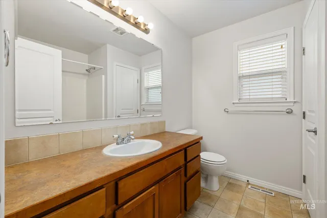 $549,900 | 5282 North Schumann Avenue, Meridian, ID 83646