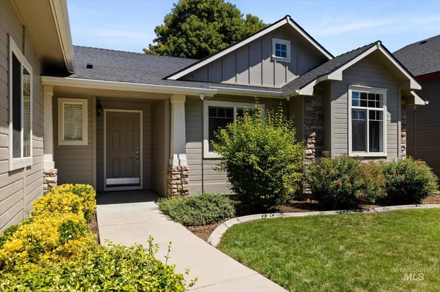 $549,900 | 5282 North Schumann Avenue, Meridian, ID 83646