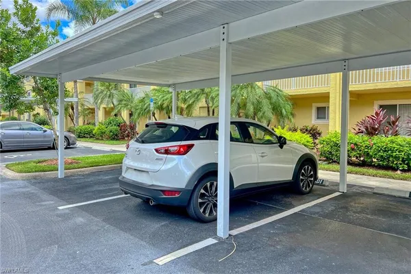 $1,750 | 8294 Key Royal Circle, Unit 1633, Naples, FL 34119