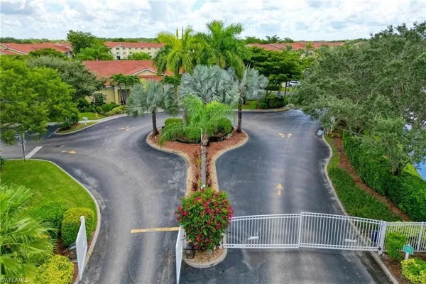 $1,750 | 8294 Key Royal Circle, Unit 1633, Naples, FL 34119