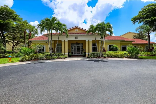 $1,750 | 8294 Key Royal Circle, Unit 1633, Naples, FL 34119