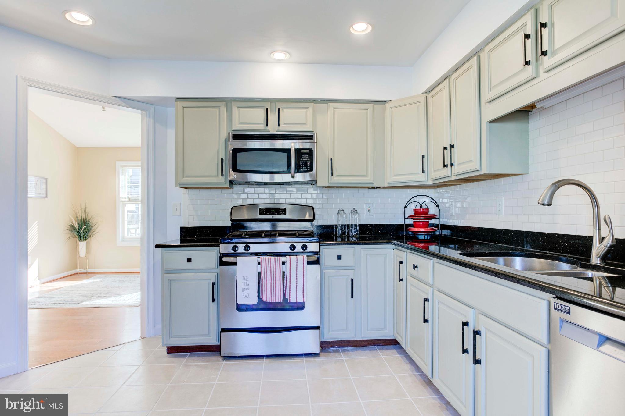 14328 Rabson Court Woodbridge, VA 22193 - Photo 3 of 38 Gallery Image 3