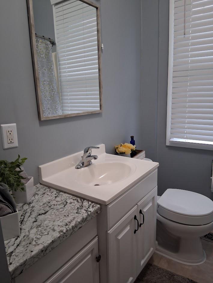 40 Hampton Road Linthicum Heights, MD 21090 - Photo 16 of 37 Updated bathroom with modern touches.
