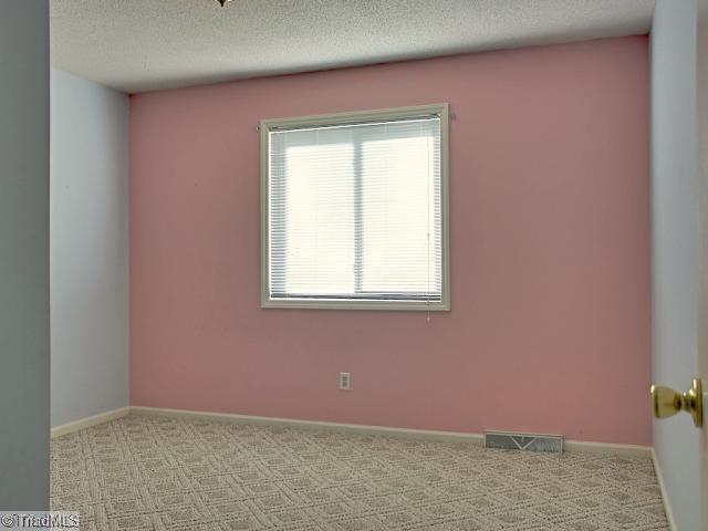 133 Applegate Road Kernersville, NC 27284 - Photo 16 of 16 3rd Bedroom.
