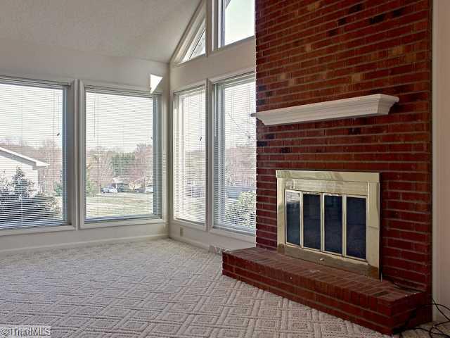 133 Applegate Road Kernersville, NC 27284 - Photo 3 of 16 Living Room.