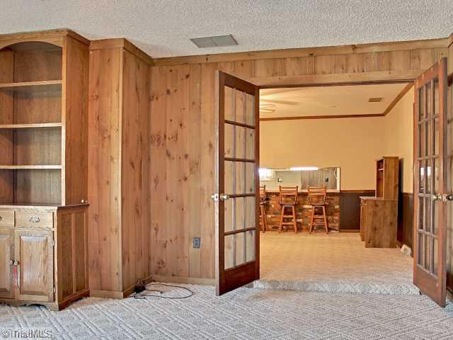 133 Applegate Road Kernersville, NC 27284 - Photo 9 of 16 Den/Family/Great Room.