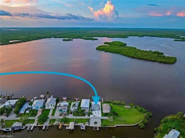 $1,695,000 | 107 Bayshore Way, Goodland, FL 34140