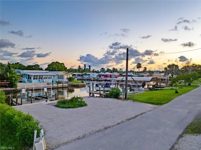 $1,695,000 | 107 Bayshore Way, Goodland, FL 34140