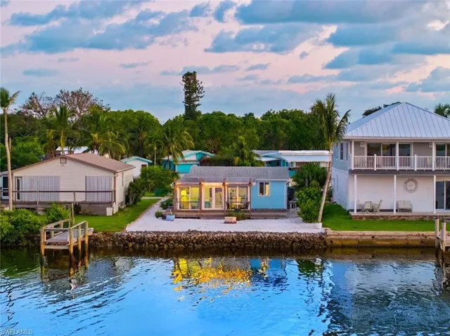 $1,695,000 | 107 Bayshore Way, Goodland, FL 34140