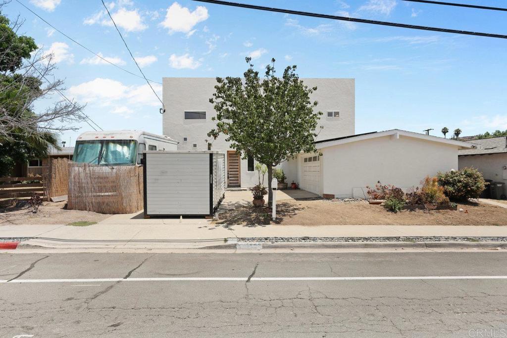 12953 Carriage Road Poway, CA 92064 - Photo 42 of 42 a plant on the side of the road