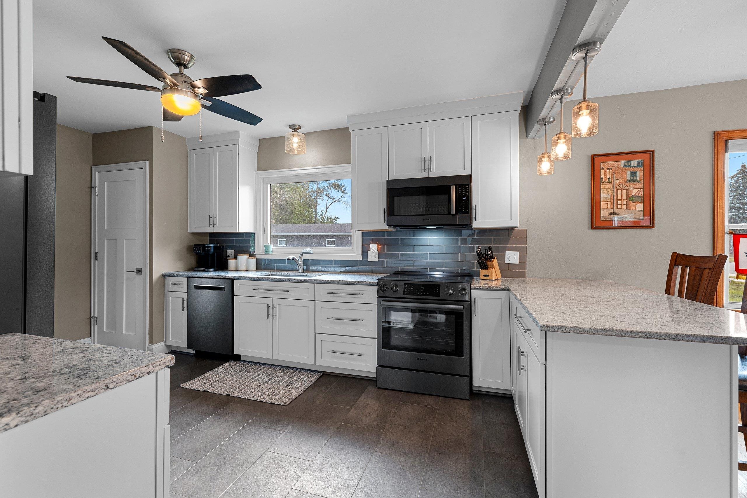172 Williams Street Pulaski, WI 54162 - Photo 4 of 66 Gallery Image 4