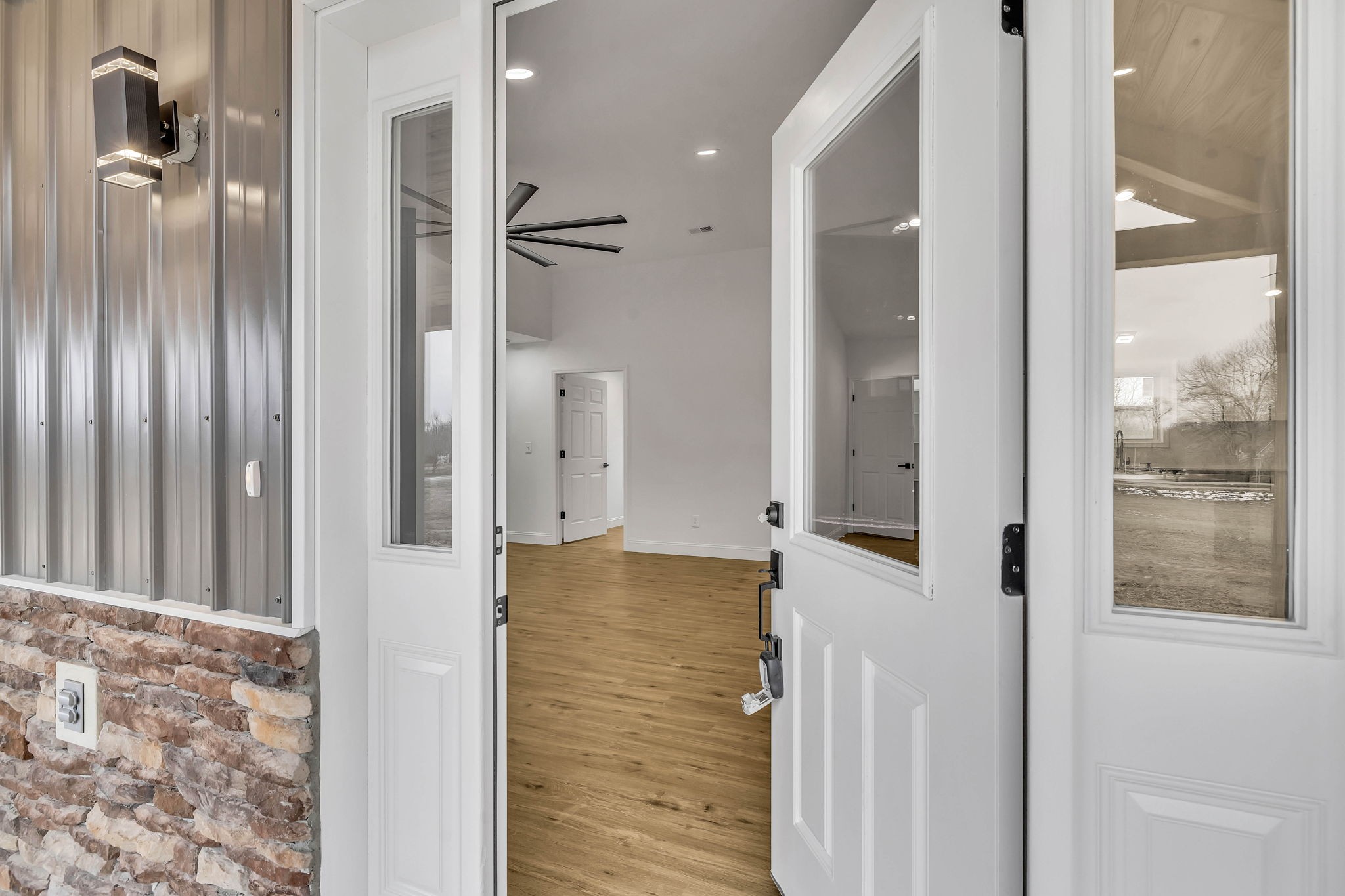 129 Colonial Road Hohenwald, TN 38462 - Photo 6 of 33 a view of a bathroom with a shower