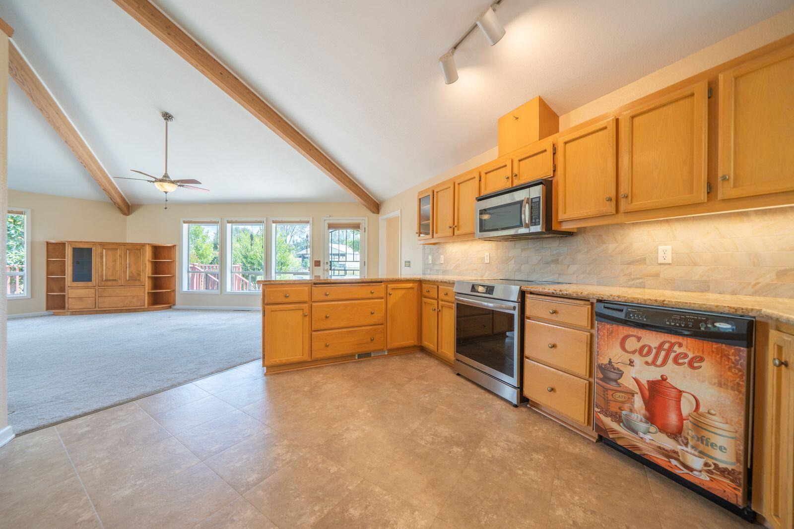22162 Silver Spur Road Palo Cedro, CA 96073 - Photo 10 of 80 aP5bq8IA
