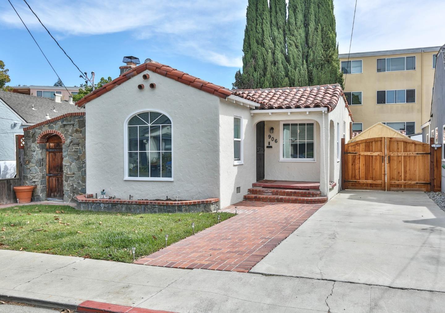 906 Chabrant Way San Jose, CA 95125 - Photo 1 of 1 a front view of a house with a yard