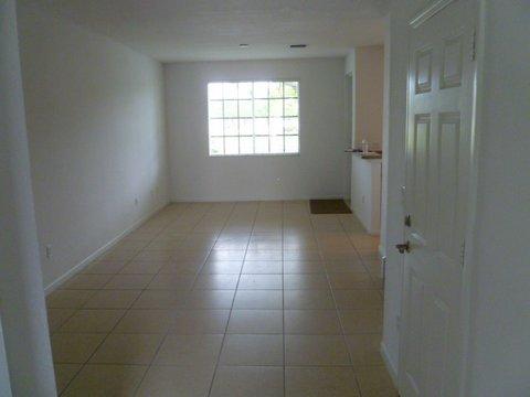 1402 Lucaya Drive Riviera Beach, FL 33404 - Photo 15 of 32 P1060554