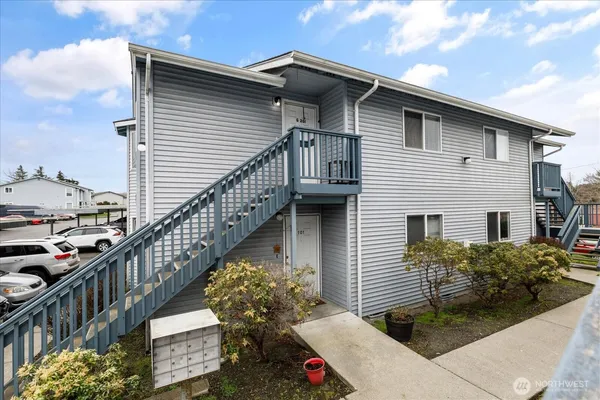 $266,000 | 730 Southeast 8th Avenue, Unit G201, Oak Harbor, WA 98277