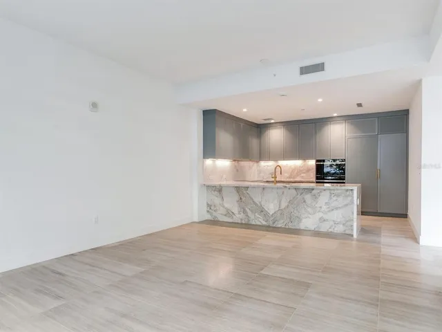 $18,500 | 3020 West Santiago Street, Unit 4, Tampa, FL 33629