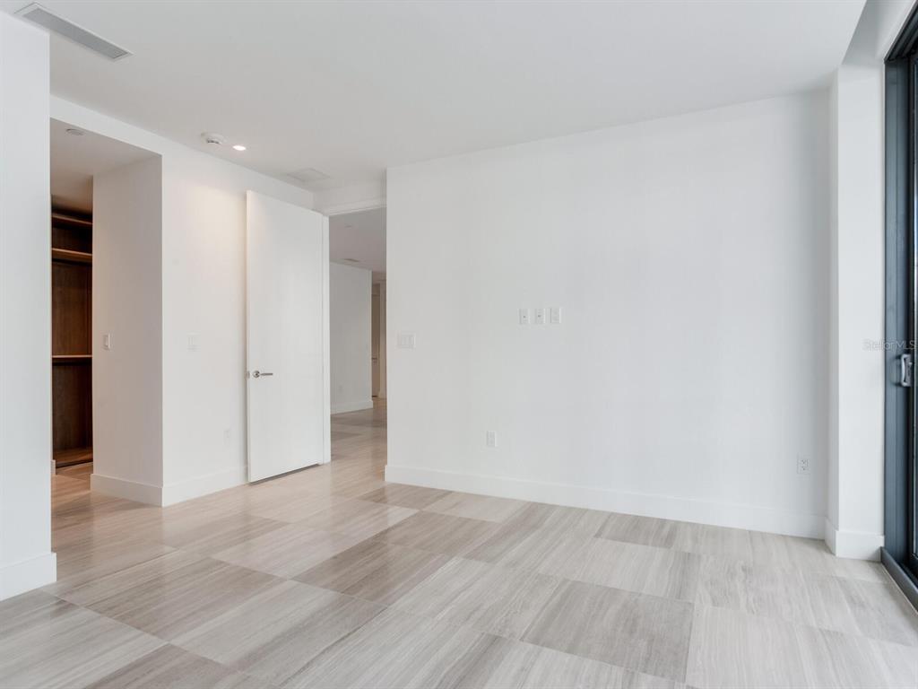 3020 West Santiago Street, Unit 4 Tampa, FL 33629 - Photo 72 of 99 a view of an empty room