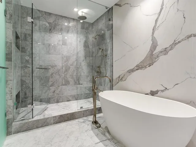 $18,500 | 3020 West Santiago Street, Unit 4, Tampa, FL 33629