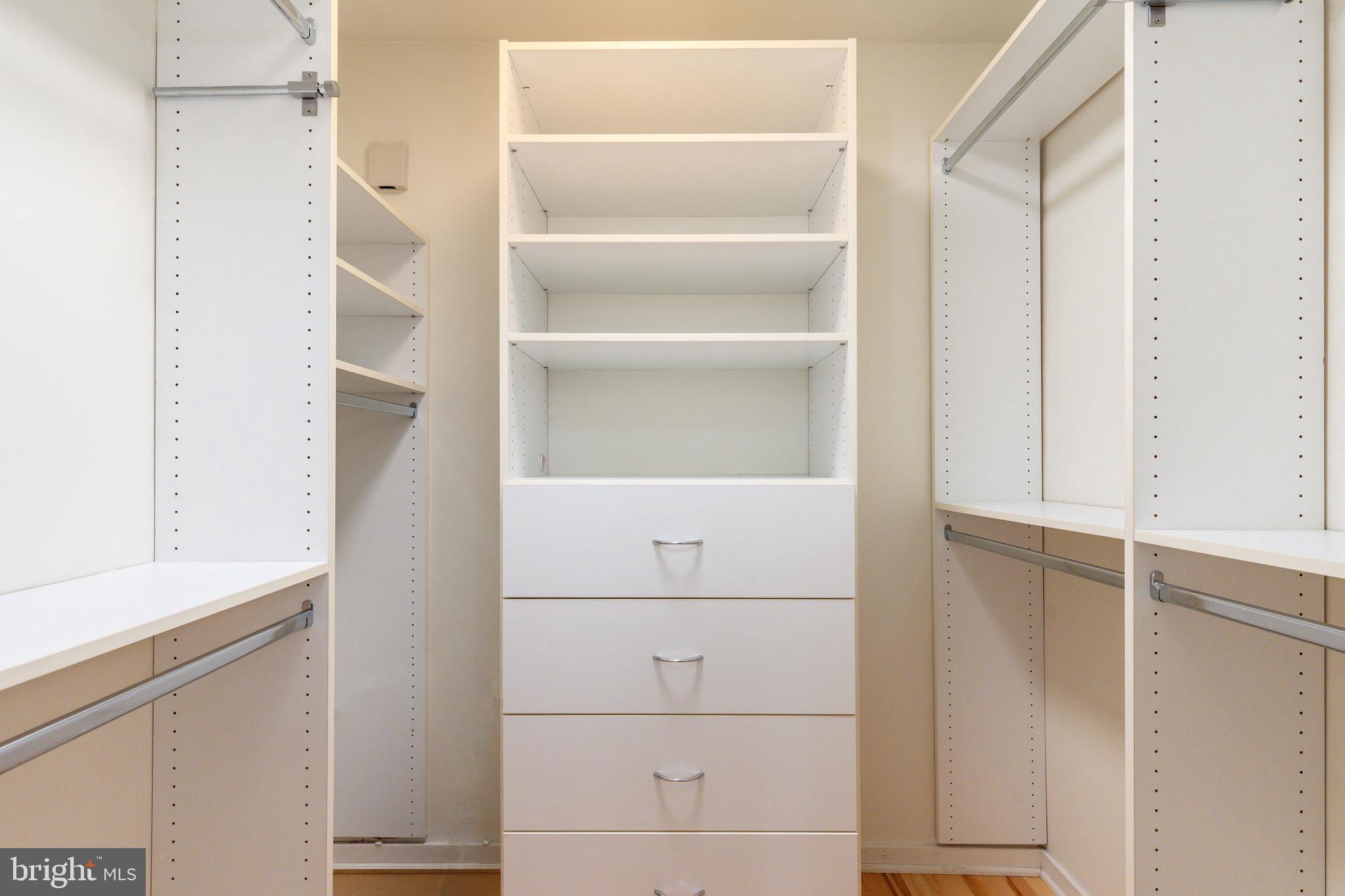 406 South 6th Street Philadelphia, PA 19147 - Photo 23 of 56 a view of walk in closet