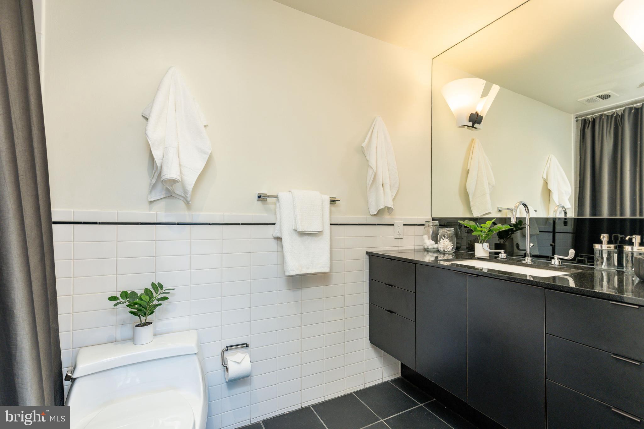 406 South 6th Street Philadelphia, PA 19147 - Photo 40 of 56 3rd Full Bathroom
