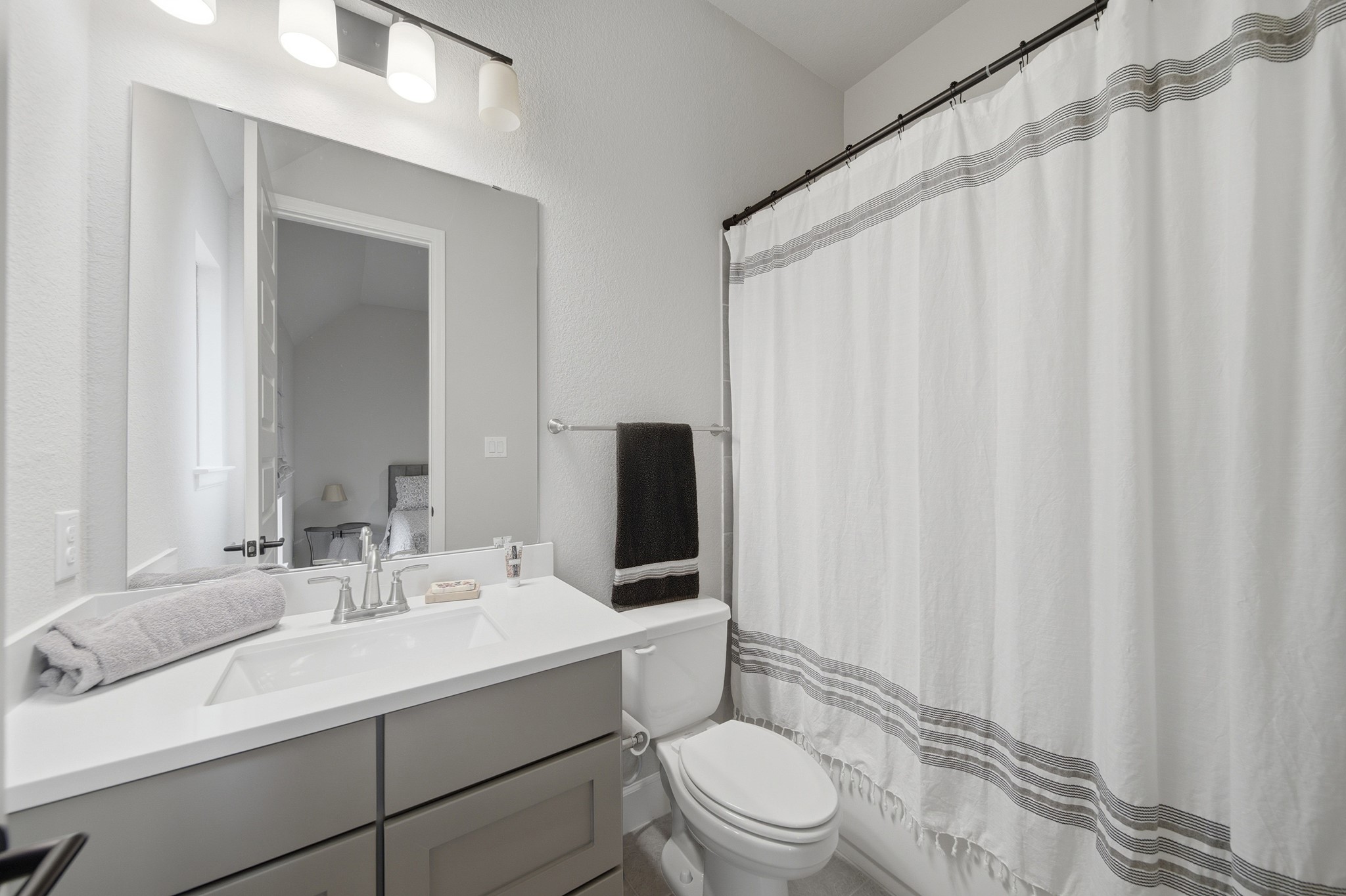 218 Wooded Rill Court Conroe, TX 77318 - Photo 39 of 50 Restroom
