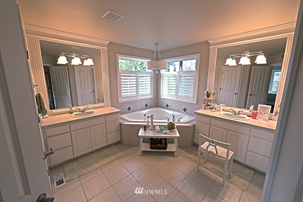 20728 37th Drive Southeast Bothell, WA 98021 - Photo 13 of 25