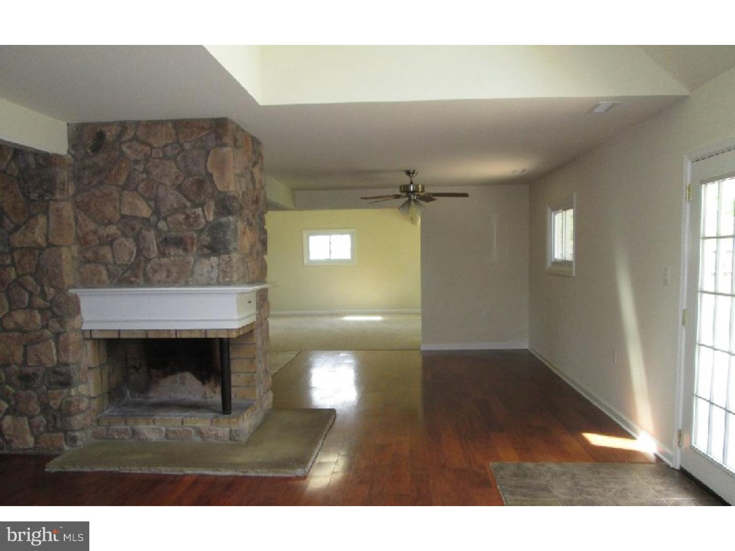 44 Firtree Road Levittown, PA 19056 - Photo 6 of 15 Gallery Image 6