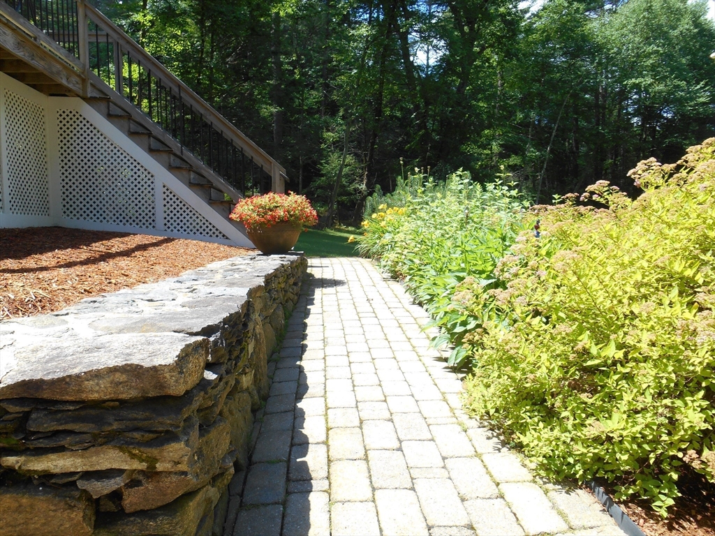 951 Dana Road Barre, MA 01005 - Photo 5 of 41 Gallery Image 5