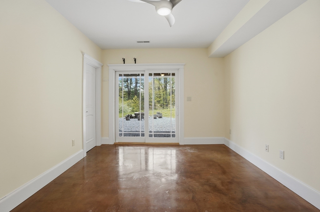 29 R Orchard Street Newbury, MA 01922 - Photo 33 of 37