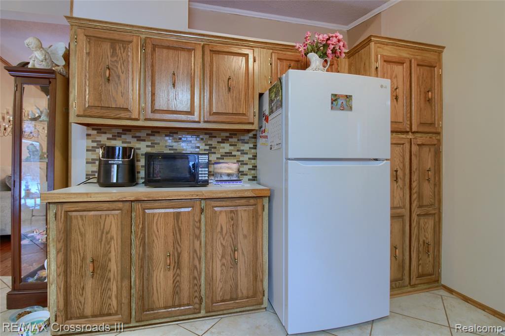 48620 Wear Road Belleville, MI 48111 - Photo 7 of 24