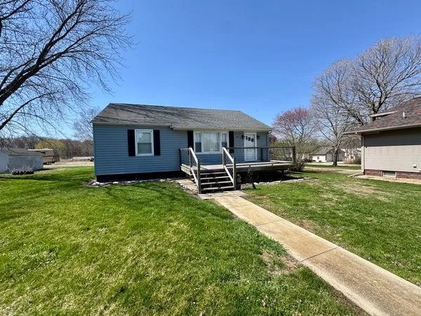 $130,000 | 515 South Park Street, Sheffield, IL 61361