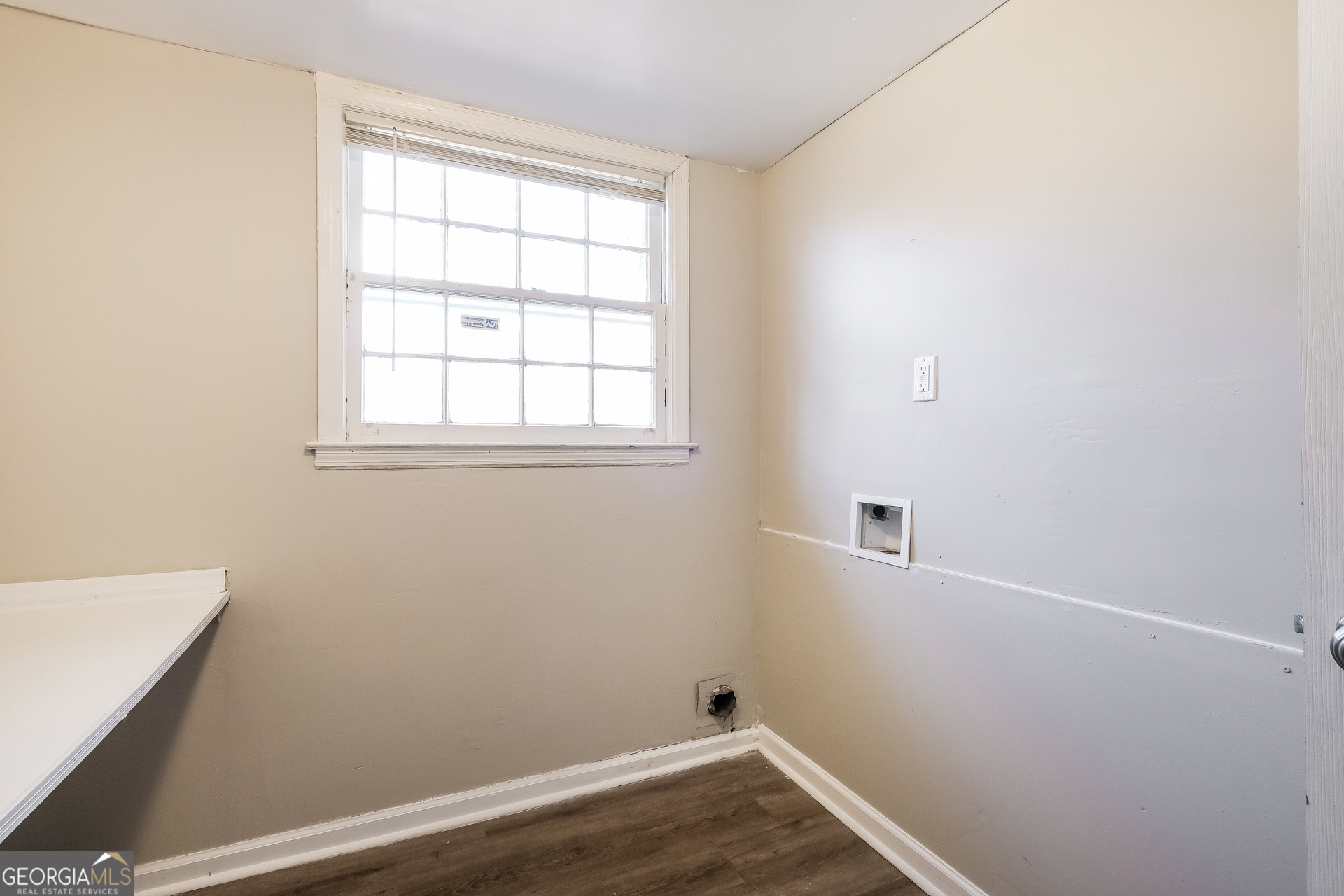 3660 Sterling Ridge Way Decatur, GA 30032 - Photo 18 of 23 an empty room with a window