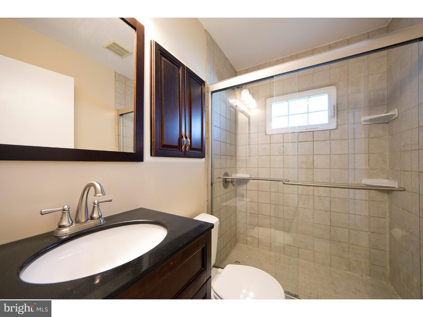 18 MacIntosh Road Levittown, PA 19056 - Photo 4 of 23 Gallery Image 4