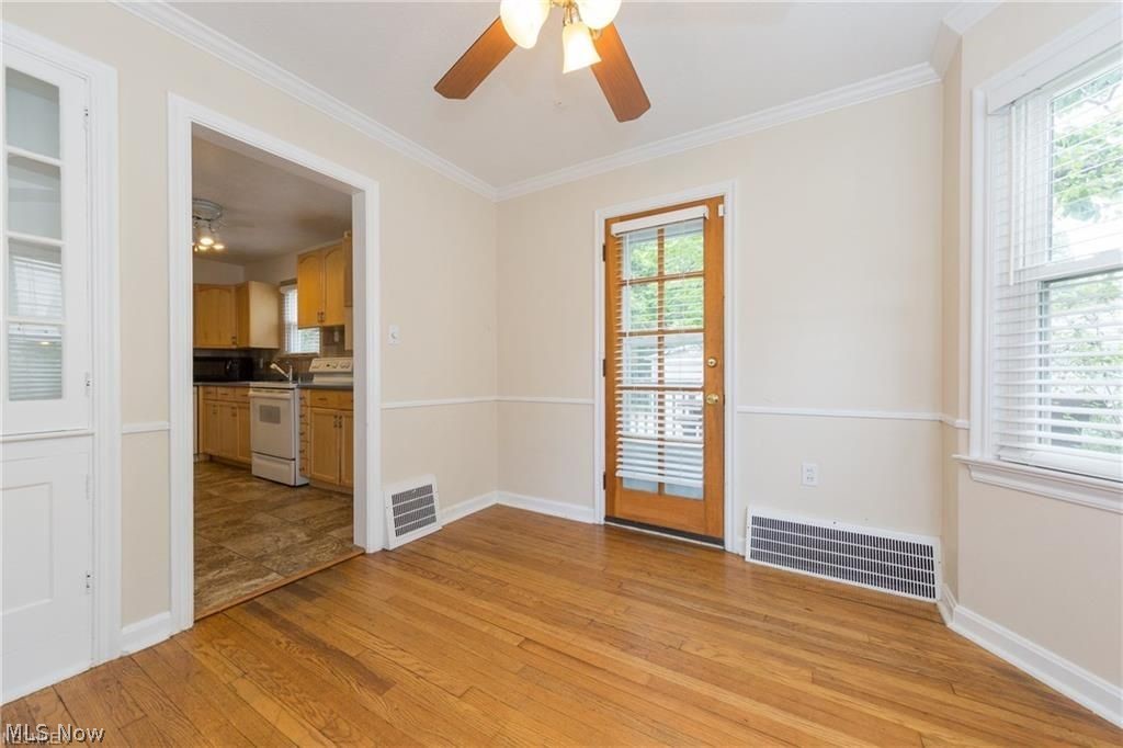 945 Rushleigh Road Cleveland Heights, OH 44121 - Photo 14 of 29