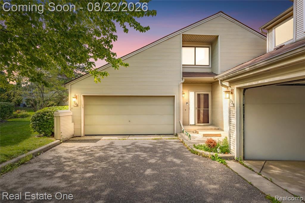 732 Hamilton Court Rochester Hills, MI 48307 - Photo 1 of 39 Gallery Image 1
