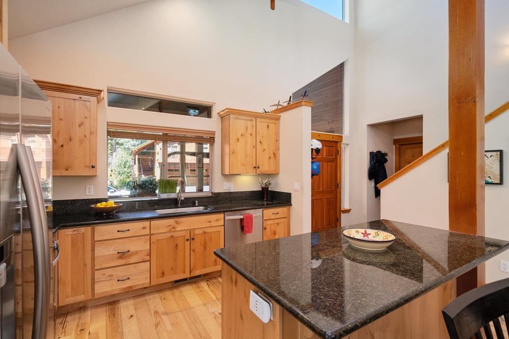 10143 Colton Creek Road Truckee, CA 96161 - Photo 10 of 26 Gallery Image 10