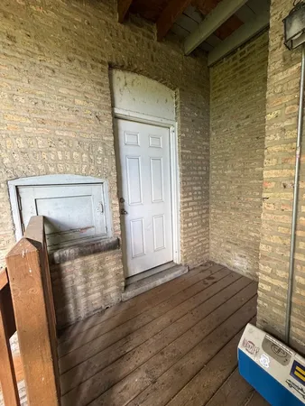 $2,400 | 1930 West Addison Street, Unit 3S, Chicago, IL 60613