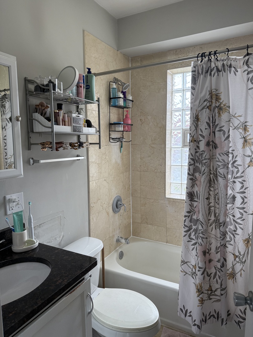 1930 West Addison Street, Unit 3S Chicago, IL 60613 - Photo 10 of 16