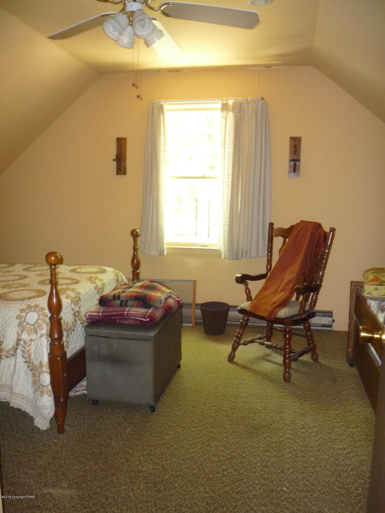 696 Chickadee Lane Bushkill, PA 18324 - Photo 12 of 25 Bedroom 3