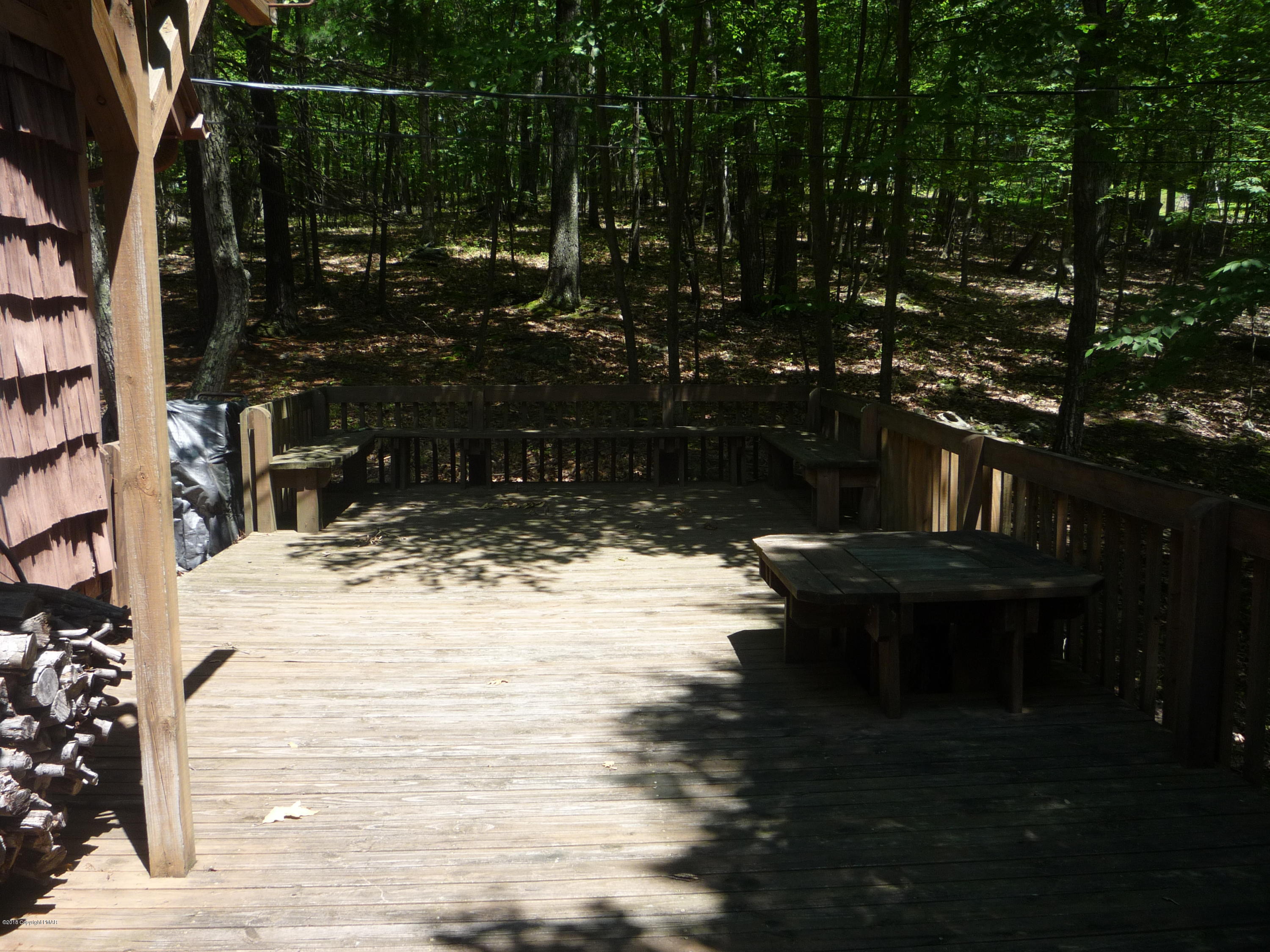 696 Chickadee Lane Bushkill, PA 18324 - Photo 15 of 25 Deck