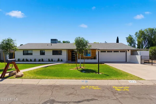 $1,350,000 | 325 West Loma Lane, Phoenix, AZ 85021