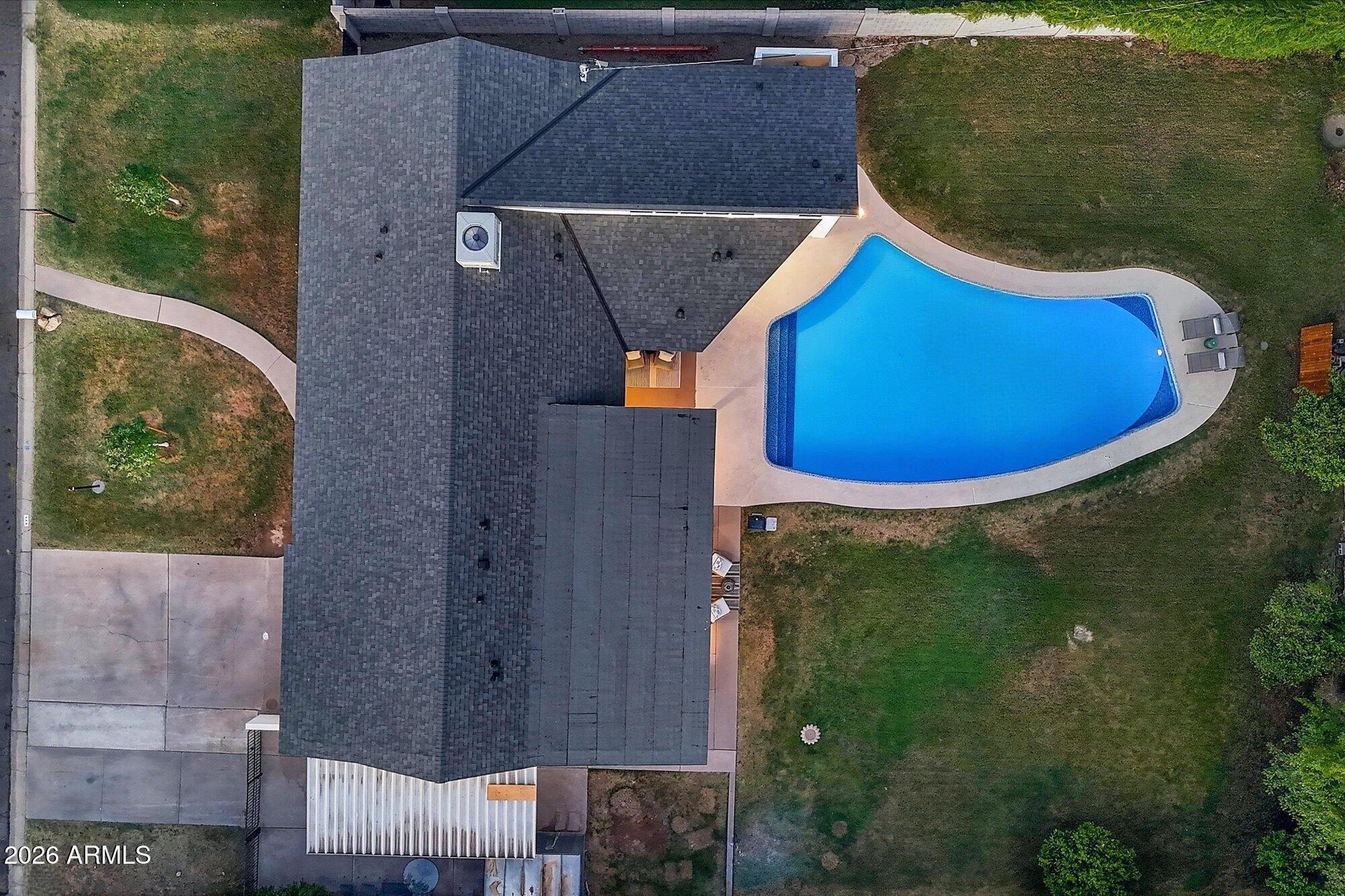 325 West Loma Lane Phoenix, AZ 85021 - Photo 26 of 30 Sky View of Pool
