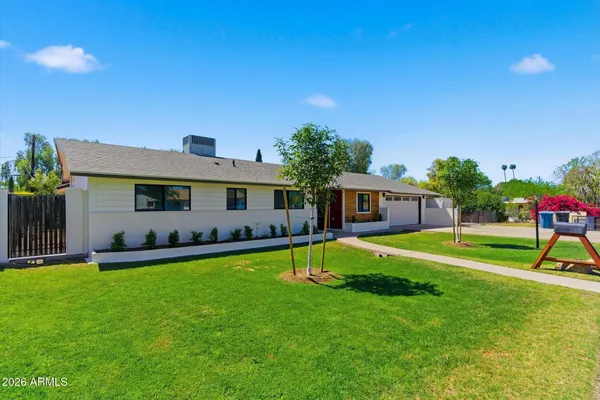 $1,350,000 | 325 West Loma Lane, Phoenix, AZ 85021