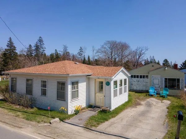 $237,000 | 7 North Main Street, Stonington, ME 04681